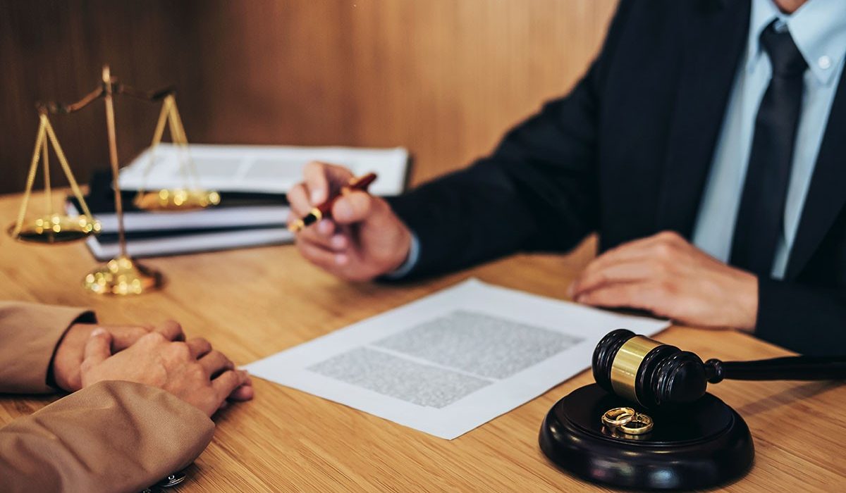 When hiring a divorce lawyer becomes essential: 5 Pointers 
